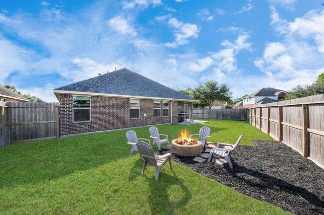 Building Photo - 7503 Amber Village Cir