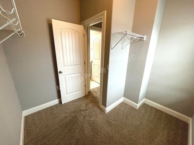 Building Photo - 4BR/4.5BA For Rent