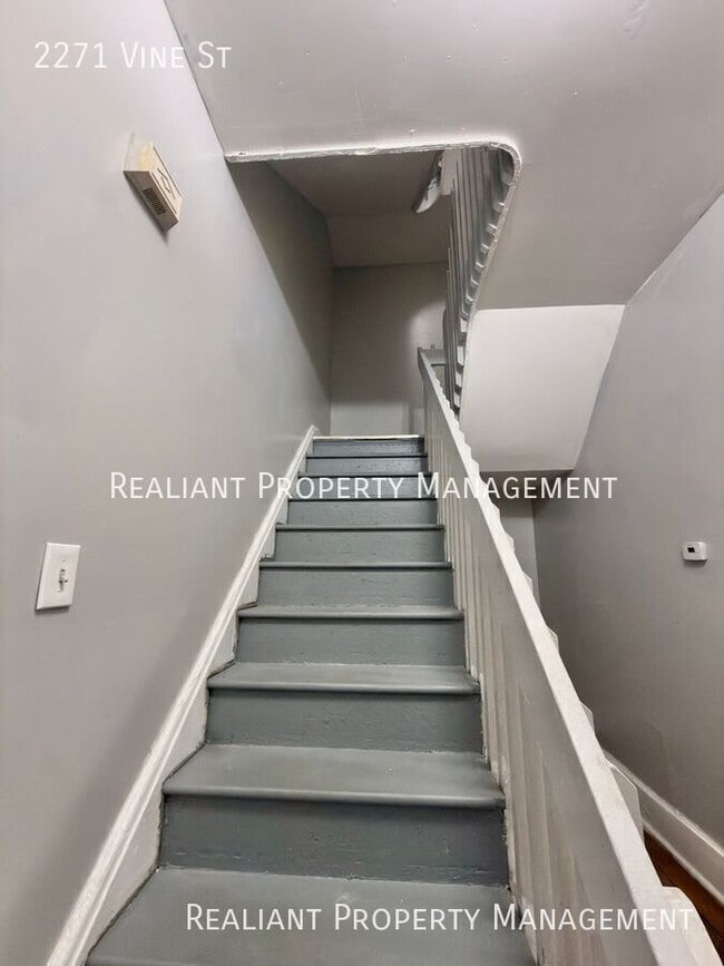 Building Photo - 2271 Vine St