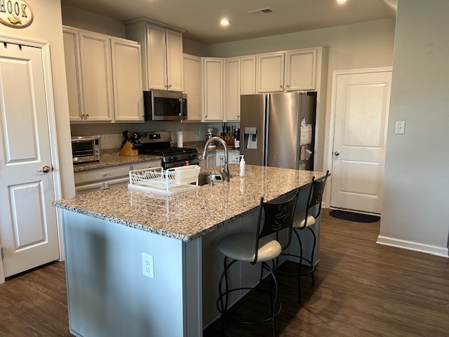 Building Photo - 3402 Foxglove Dr