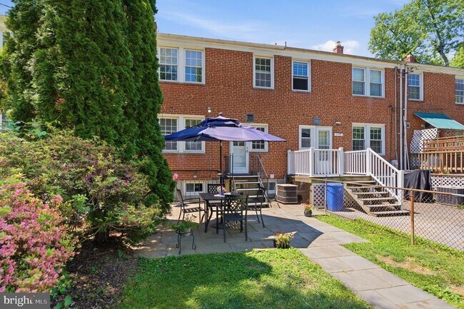 Building Photo - 6467 Blenheim Rd