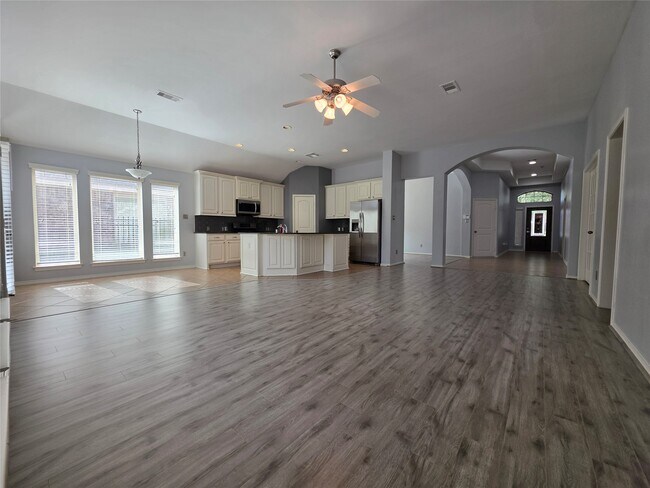Building Photo - 26243 Crystal Cove Ln