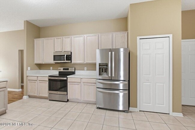 Building Photo - 708 Sharon Ct