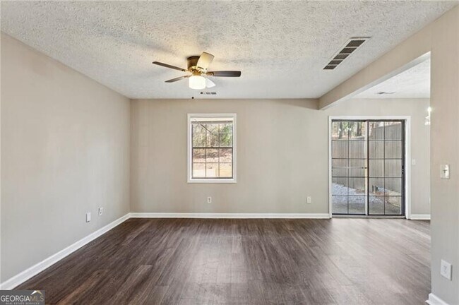 Building Photo - 752 Barnes Mill Trace NE