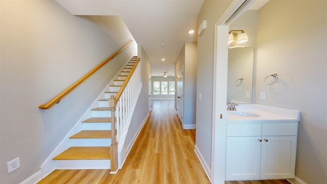 Building Photo - 1032 Moen Lp