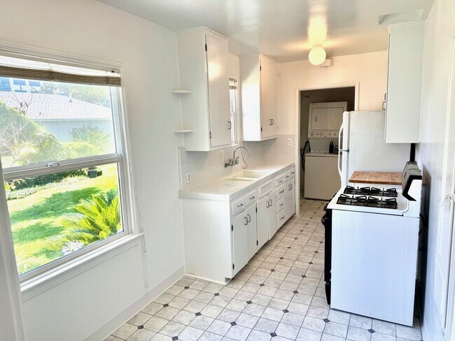 Building Photo - 124