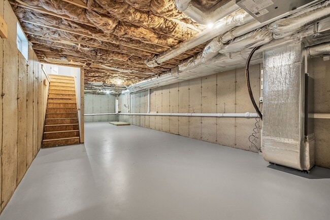 Building Photo - 88 Main St