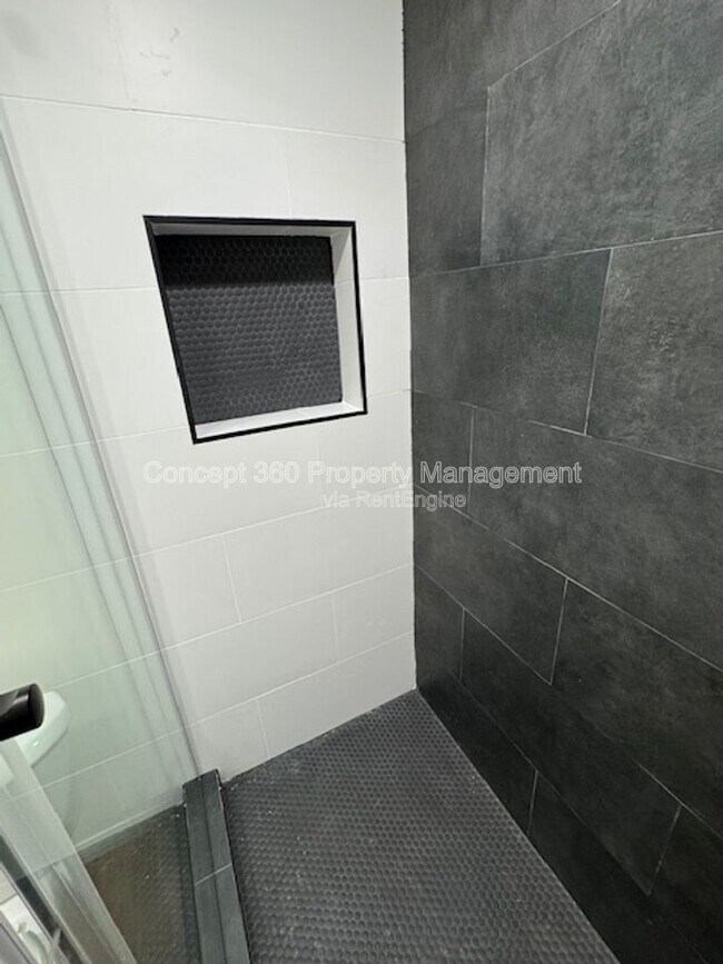 Building Photo - 5762 Cedar Ave