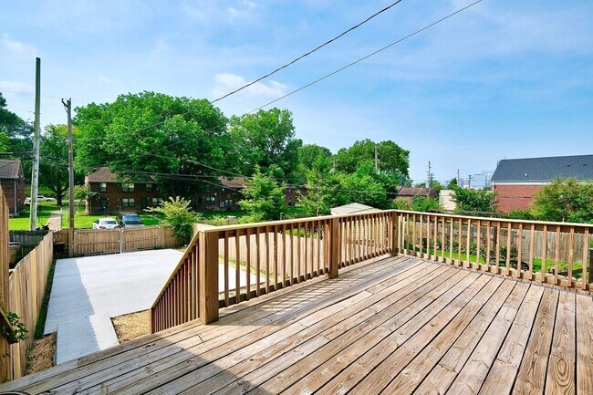 Building Photo - EAST NASHVILLE - FOUR BEDROOM Historic Home with amazing views of Nashville Skyline!