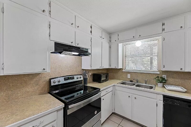 Building Photo - 5720 Wharton Dr