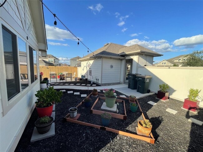Building Photo - 108 Lasino Dr