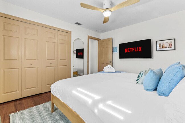 Building Photo - 9414 Laura Anne Dr