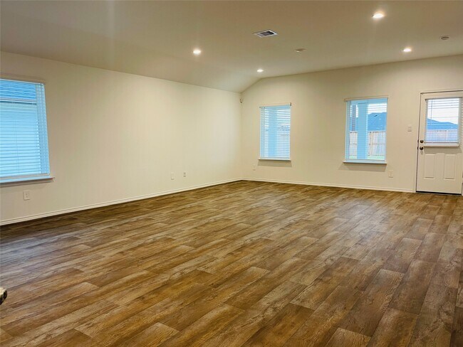 Building Photo - 7515 Audubon Russet Dr