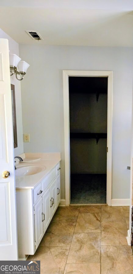 Building Photo - 270 North Dr