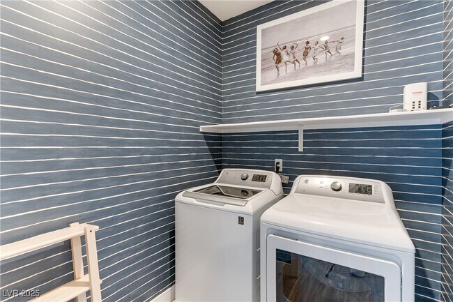 Building Photo - 214 Abbey Hill St