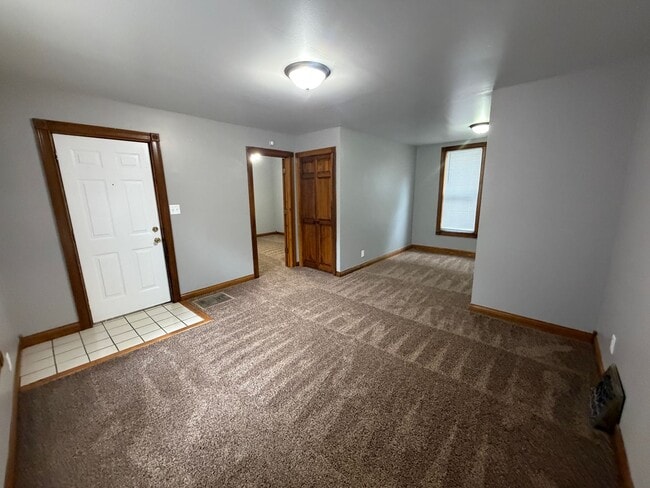 Building Photo - 810 Huestis Ave