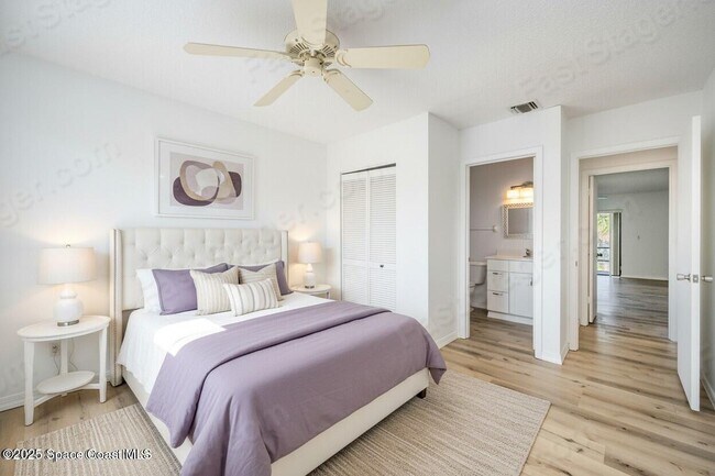 Building Photo - 2230 Golf Isle Dr