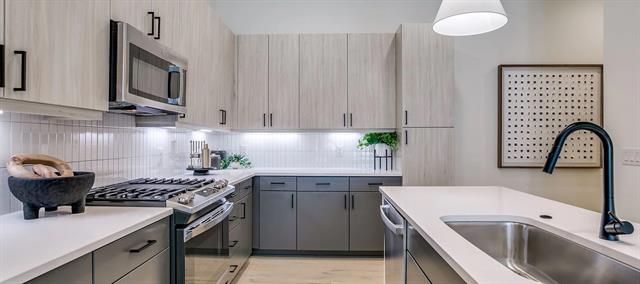 Building Photo - 2929 Oak Lawn Ave