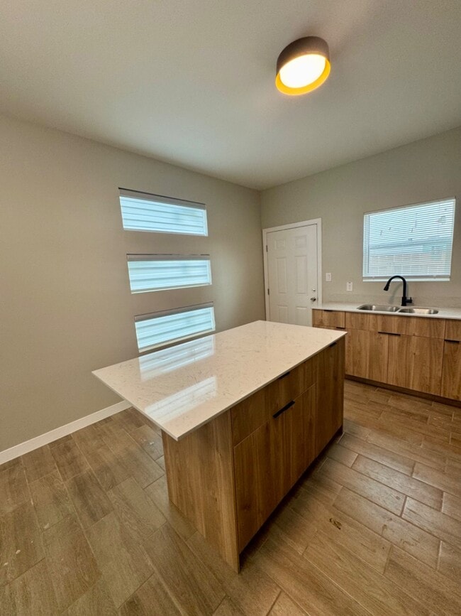 Building Photo - 617 N Delaware St