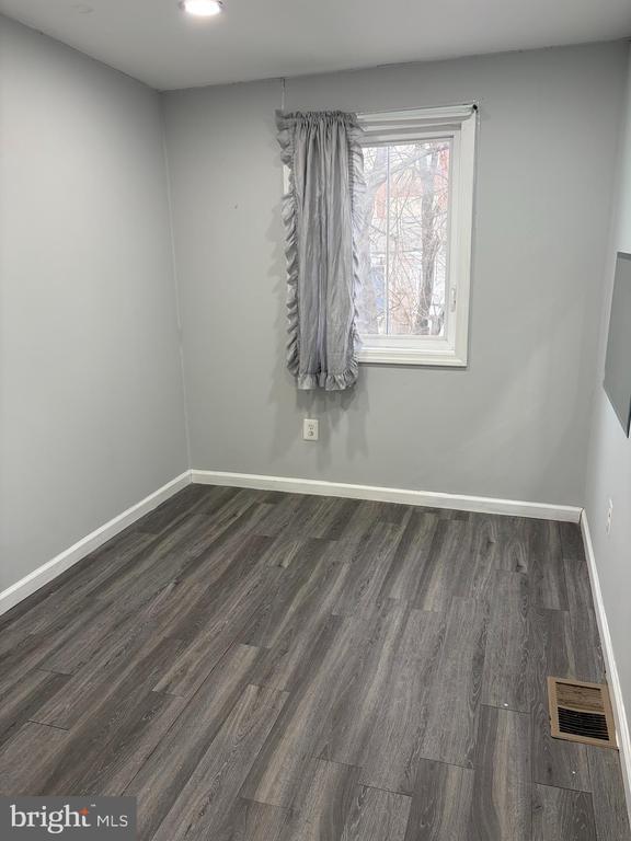 Building Photo - 75 Jersey St