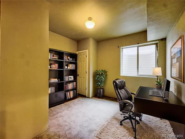 Building Photo - 26903 E Easter Pl
