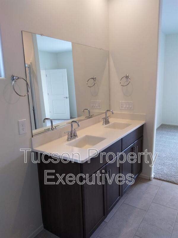 Building Photo - 10683 W Dickerson Dr