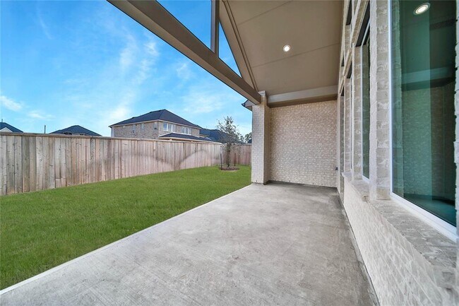 Building Photo - 26910 Swanborough Rd