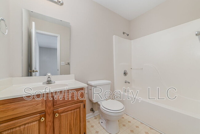 Building Photo - 1515 Elmwood Ave
