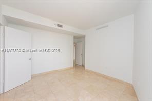Building Photo - 16275 Collins Ave