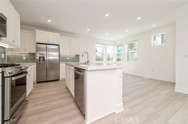 Building Photo - 474 Lobata