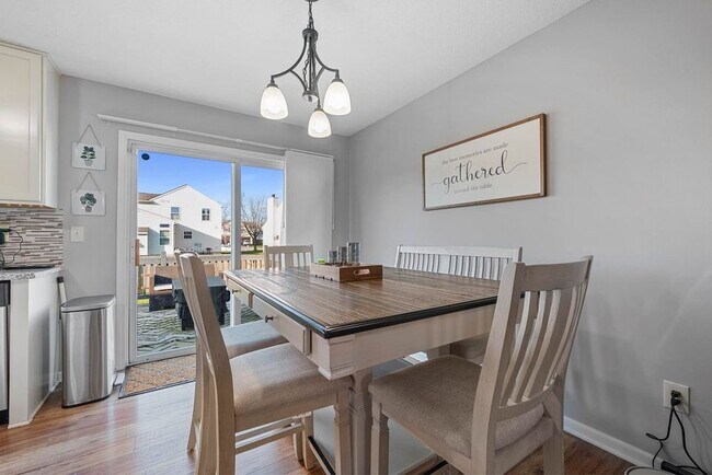 Building Photo - 5512 Meadow Passage Dr