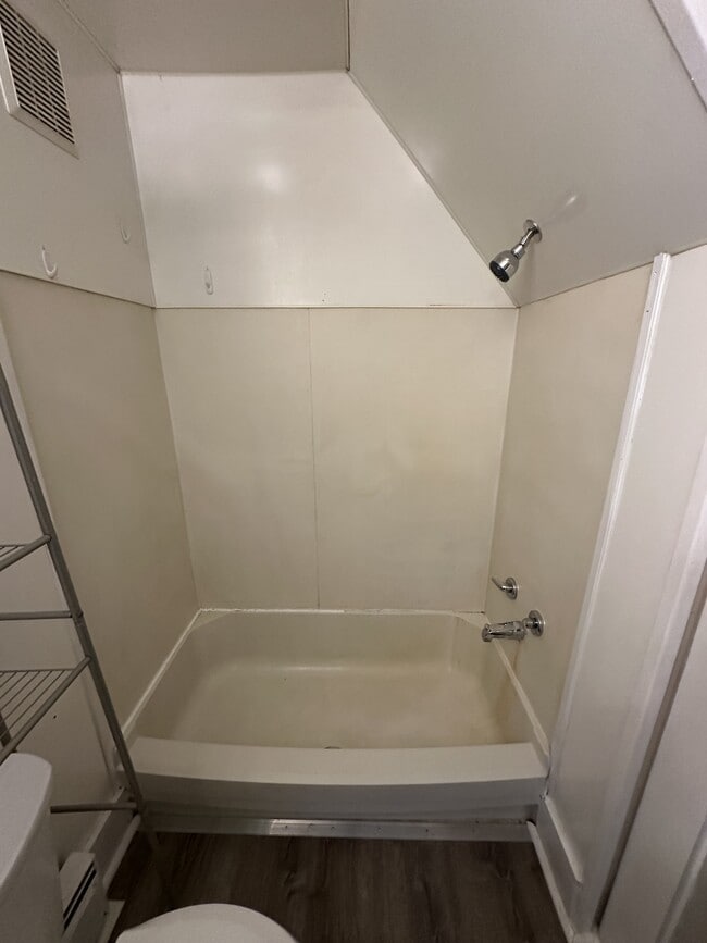 Building Photo - 73 Mt Pleasant Ave