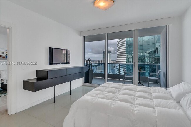 Building Photo - 200 Biscayne Blvd Way