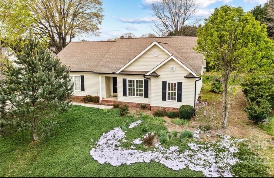 Building Photo - 1765 Pipers Ridge Cir NW