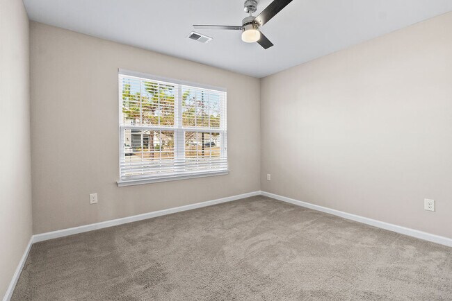 Building Photo - Mountain Ash home