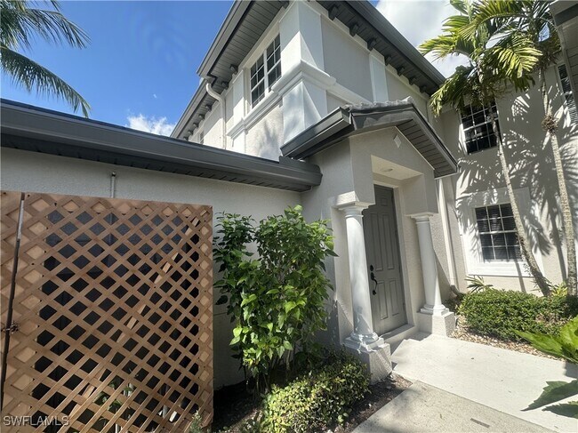 Building Photo - 2004 Tarpon Bay Dr N