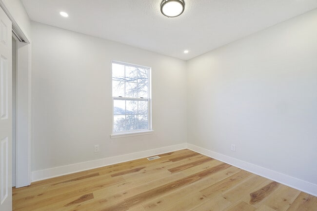 Building Photo - Beautifully 4-Bedroom Home in the Heart of Brownsburg!