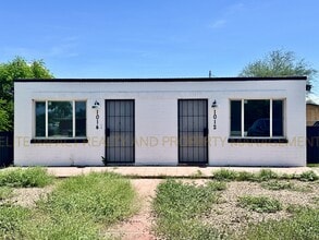 Building Photo - 1014 N Grande Ave