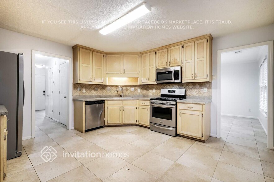 Building Photo - 175 Park Meadows Dr SW