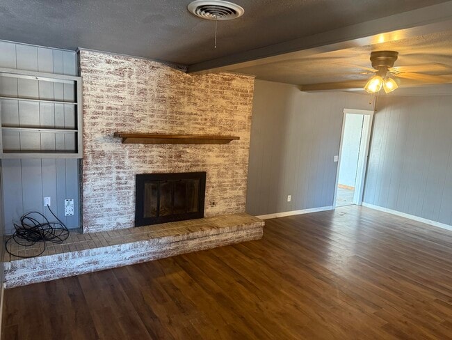 Building Photo - 1415 Holliday