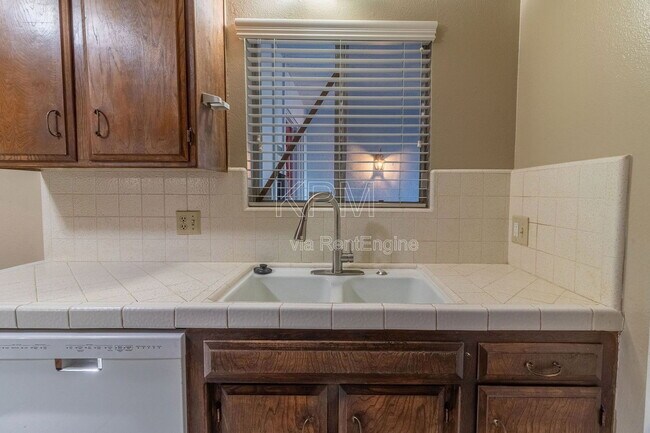 Building Photo - 1217 Aberdeen Ave