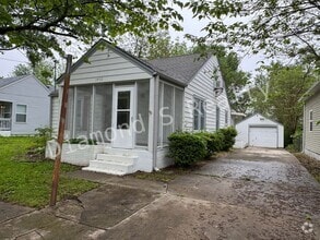 Building Photo - Charming 3 Bedroom Home Available Now - Cl...