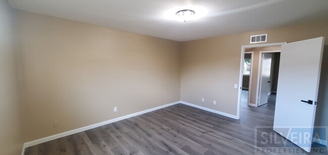 Building Photo - Three Bedroom Home In Santa Maria! Month to Month Tenancy