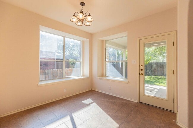 Building Photo - 509 Foxford Run Dr