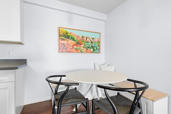 Building Photo - Charming 1BR Condo in Phoenix
