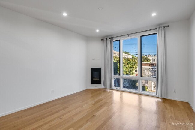 Building Photo - 1280 Hampshire St