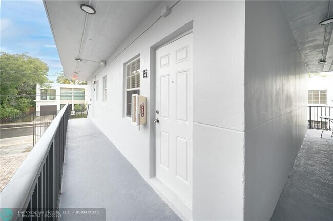 Building Photo - 3615 Thomas Ave