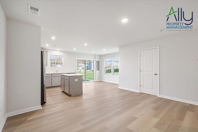 Building Photo - 54 Sophie Kathryn Dr