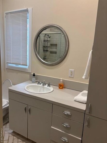 Building Photo - 54 Matlock St