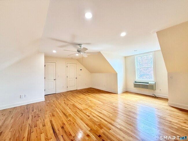 Building Photo - 27 Ferris Ave